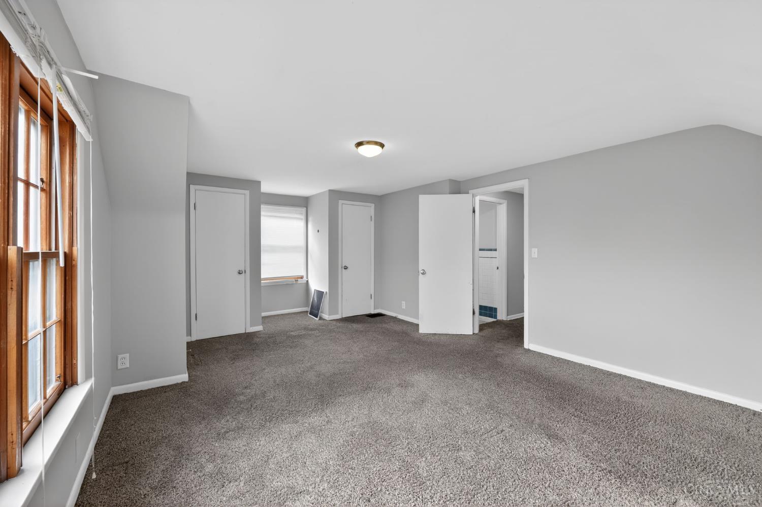 313 Pershing Avenue Cincinnati, OH 45215 - Photo 18 of 36