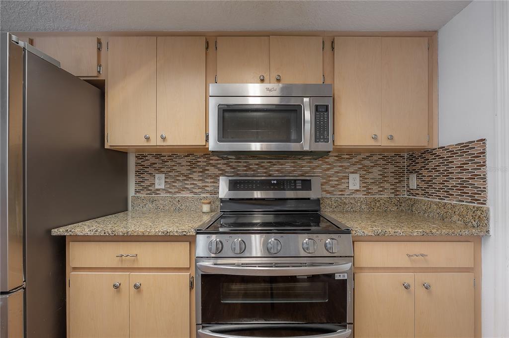 10409 Leland Hawes Road Thonotosassa, FL 33592 - Photo 15 of 34