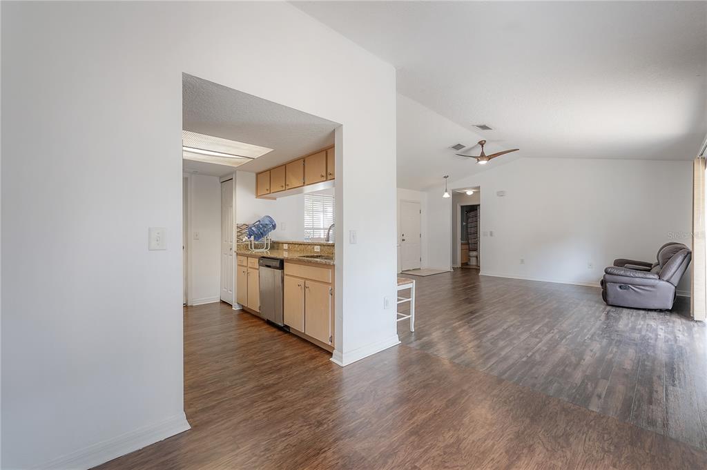 10409 Leland Hawes Road Thonotosassa, FL 33592 - Photo 16 of 34