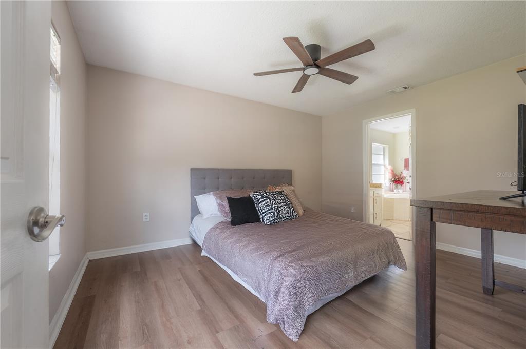 10409 Leland Hawes Road Thonotosassa, FL 33592 - Photo 17 of 34