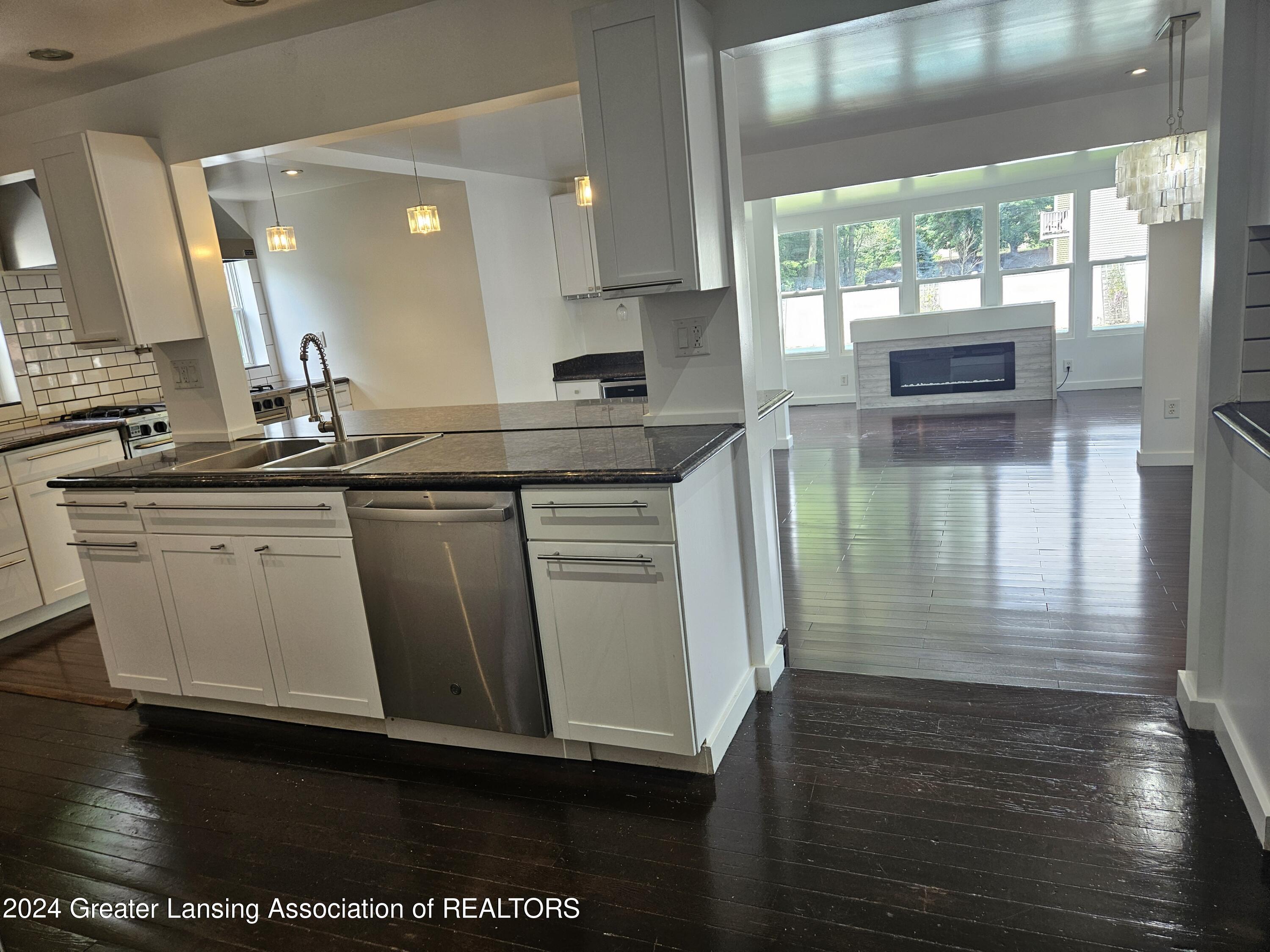 2048 Hamilton Road Okemos, MI 48864 - Photo 8 of 39 Kitchen