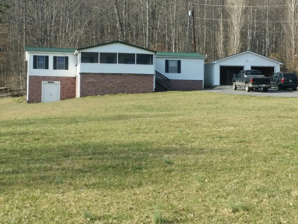 5415 Back Valley Road Big Stone Gap, VA 24219 - Photo 1 of 33 Welcome Home