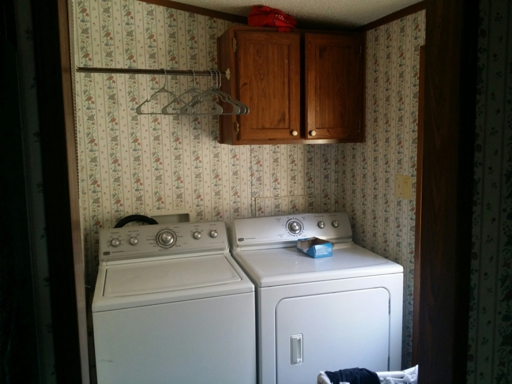 5415 Back Valley Road Big Stone Gap, VA 24219 - Photo 12 of 33 Laundry Room