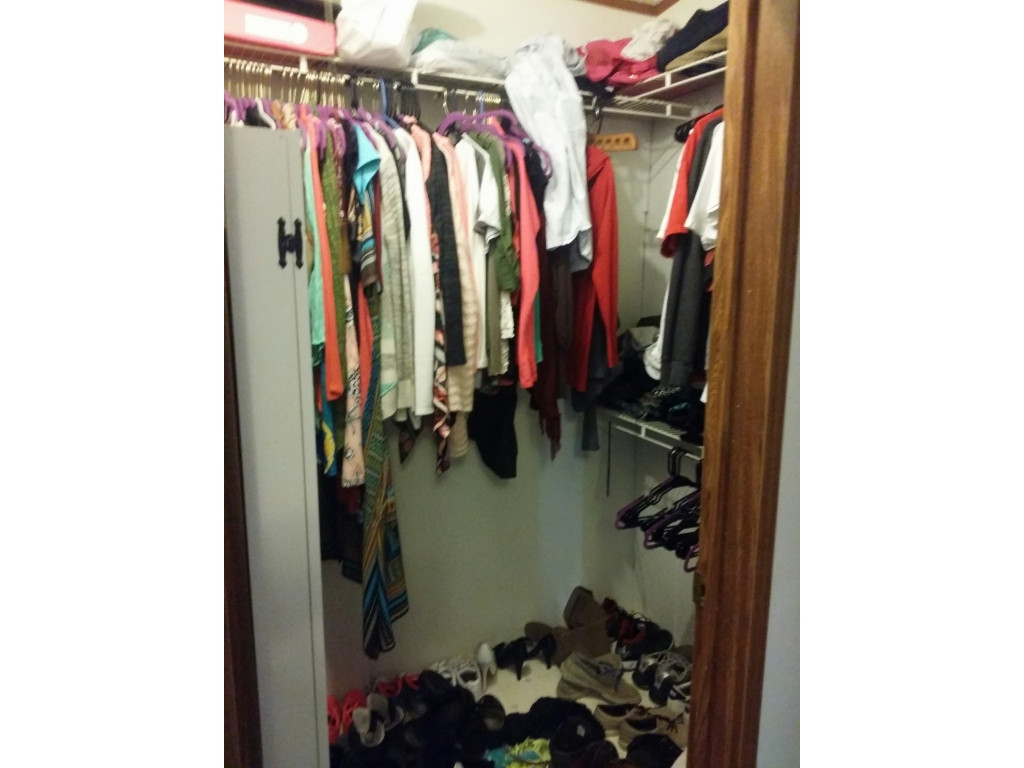 5415 Back Valley Road Big Stone Gap, VA 24219 - Photo 17 of 33 Walkin Closets