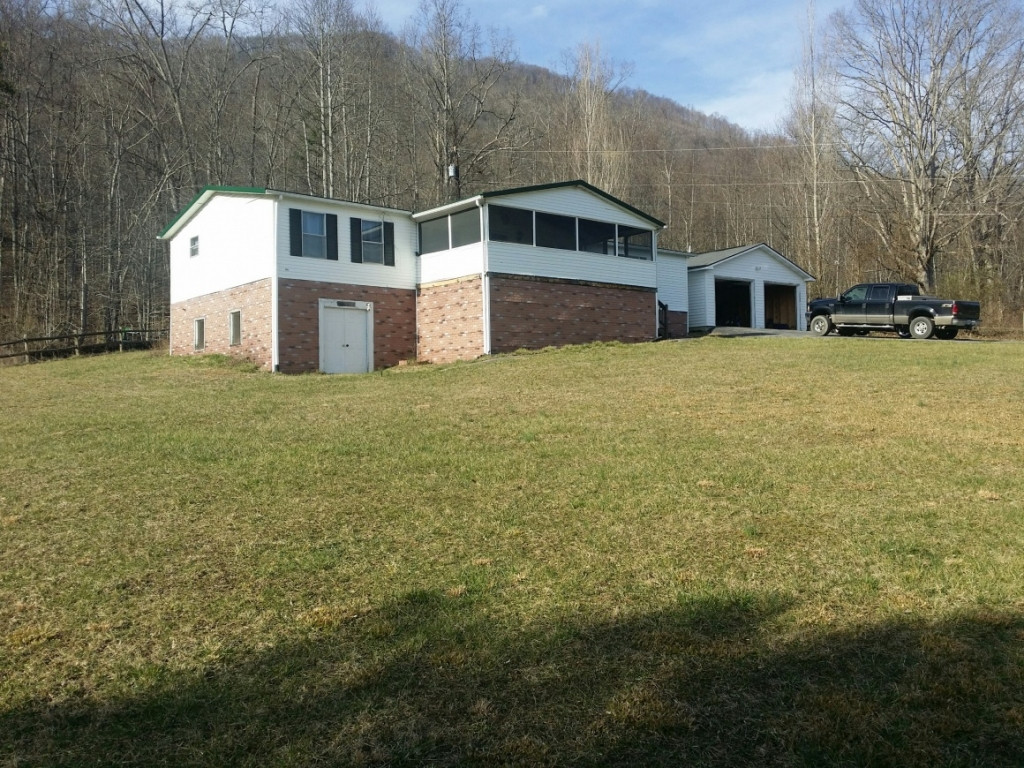 5415 Back Valley Road Big Stone Gap, VA 24219 - Photo 3 of 33 Photo 3