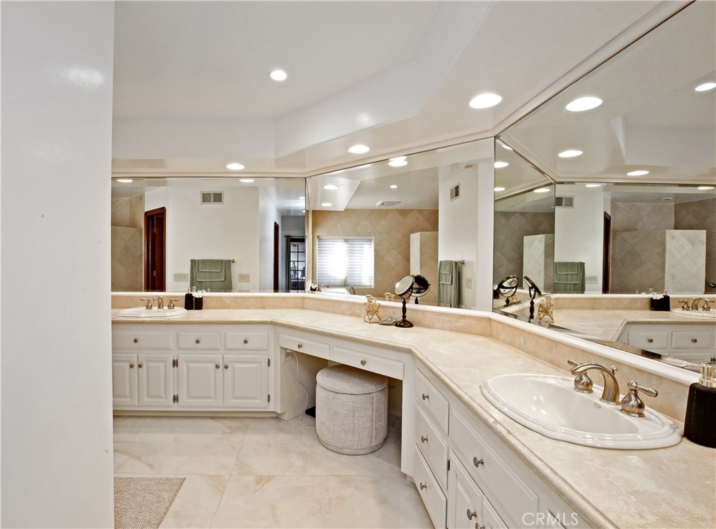 9378 Suva Street Downey, CA 90240 - Photo 29 of 43