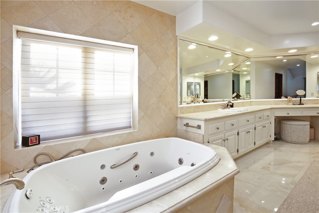 9378 Suva Street Downey, CA 90240 - Photo 31 of 43