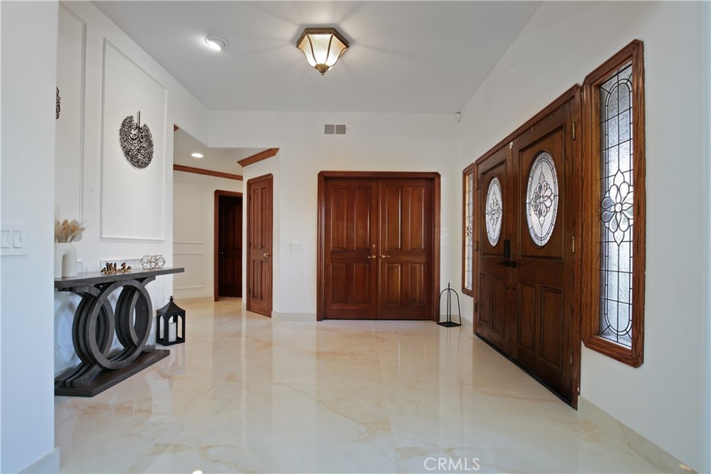 9378 Suva Street Downey, CA 90240 - Photo 4 of 43