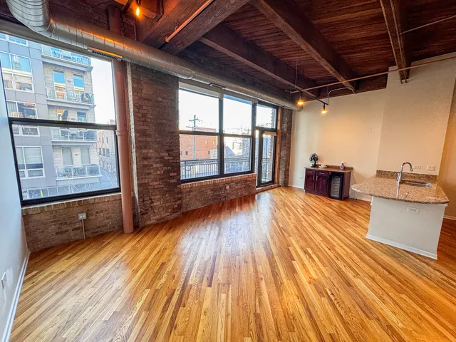 $3,200 | 1040 West Adams Street, Unit 263, Chicago, IL 60607