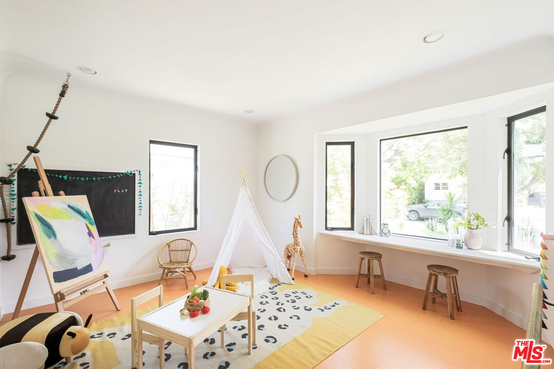 3414 Ferncroft Road Los Angeles, CA 90039 - Photo 18 of 47 a very nice looking room with a large window