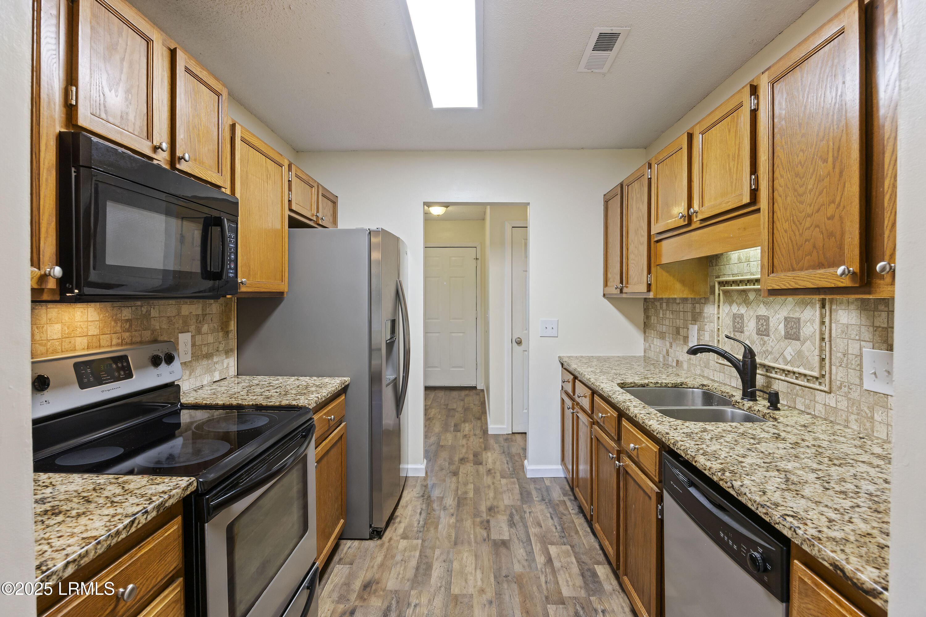 111 Macfarren Lane Summerville, SC 29485 - Photo 14 of 36 243A0273