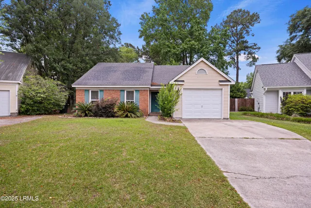 $300,000 | 111 Macfarren Lane, Summerville, SC 29485