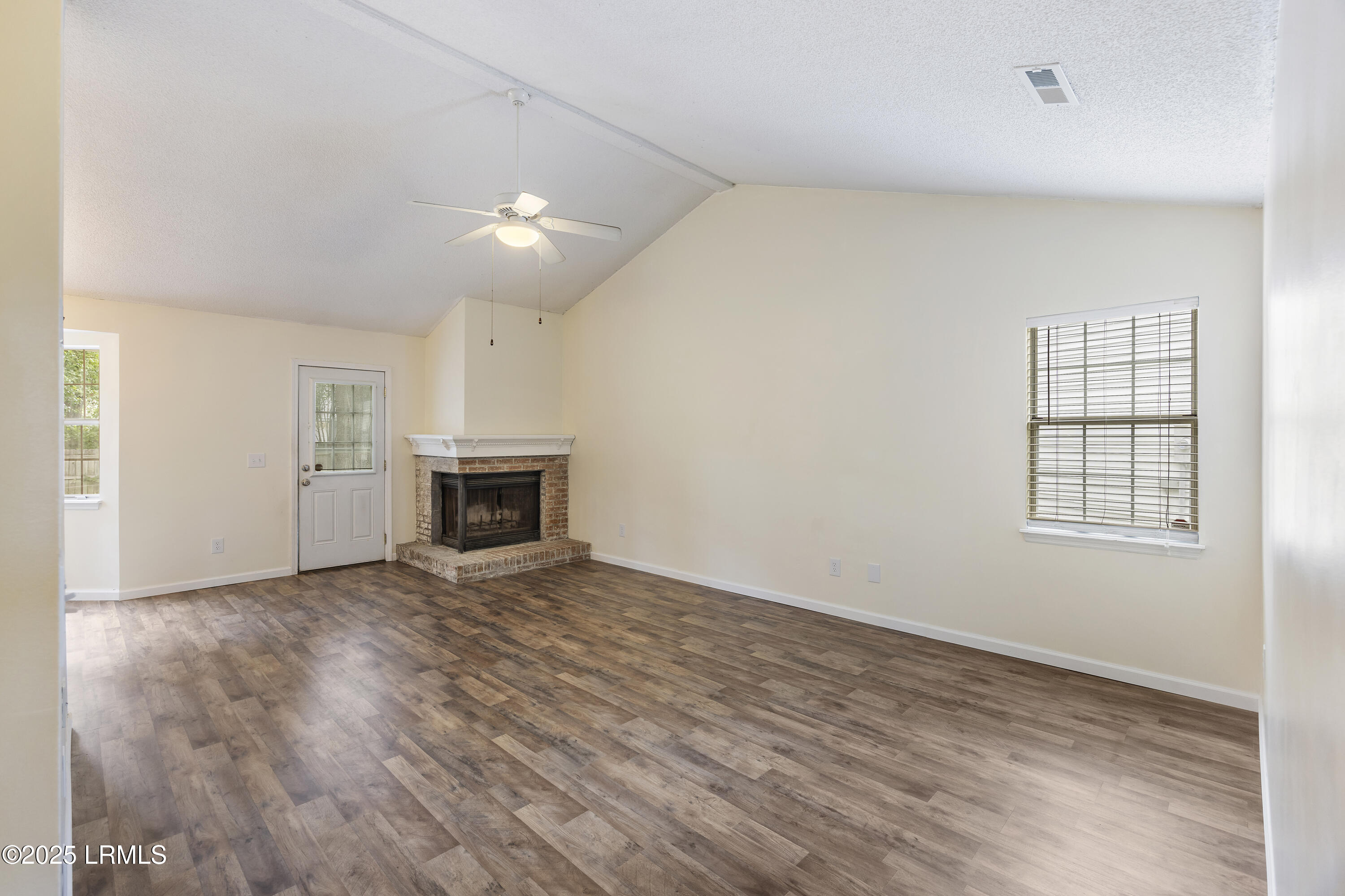 111 Macfarren Lane Summerville, SC 29485 - Photo 6 of 36 243A0233