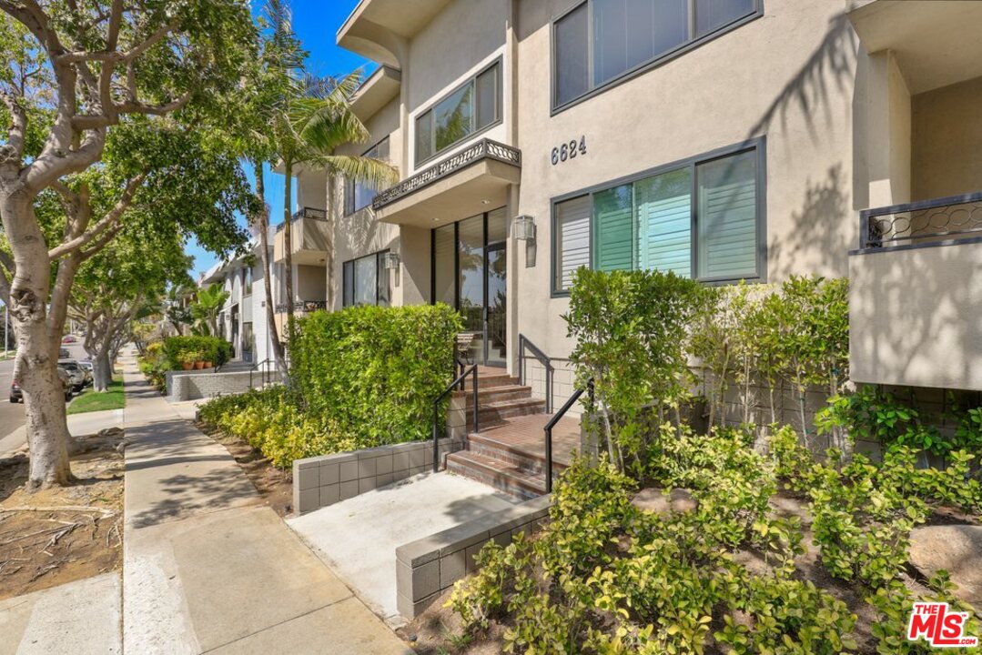 6624 South Springpark Avenue, Unit 5A Los Angeles, CA 90056 - Photo 2 of 24