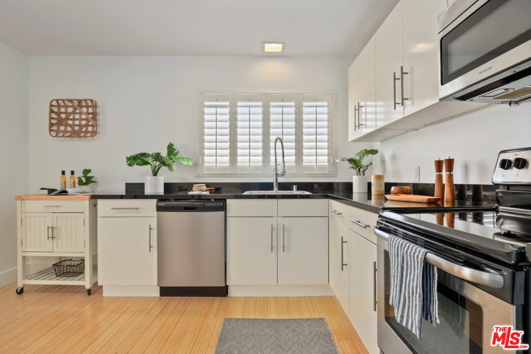 6624 South Springpark Avenue, Unit 5A Los Angeles, CA 90056 - Photo 11 of 24