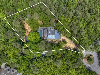$2,650,000 | 12 Deep View Court, Wainscott, NY 11937