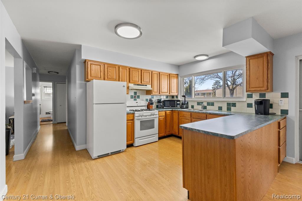 11348 Afton Road Southgate, MI 48195 - Photo 9 of 27 Gallery Image 9