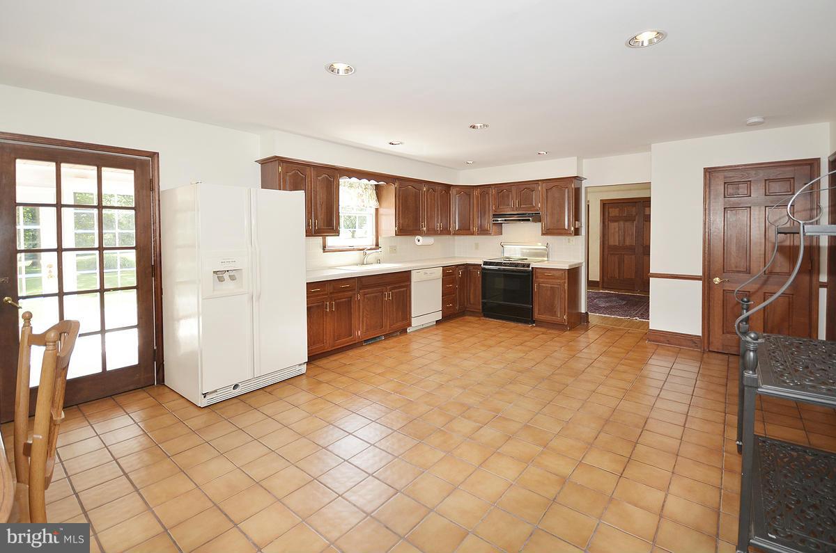 5403 Sweet Air Road Baldwin, MD 21013 - Photo 3 of 29 Kitchen