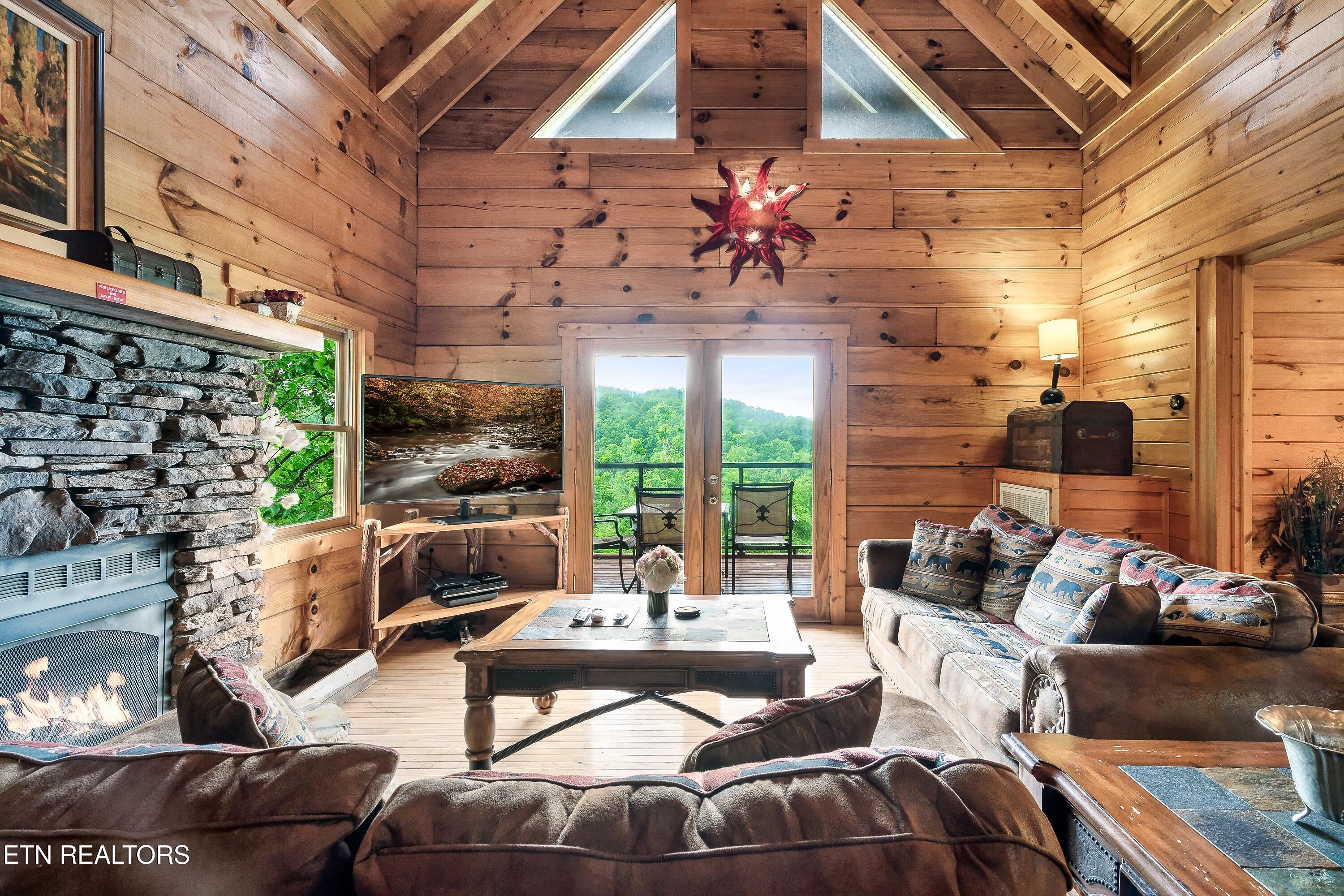 928 Falcon View Way Sevierville, TN 37862 - Photo 12 of 39 930F-6