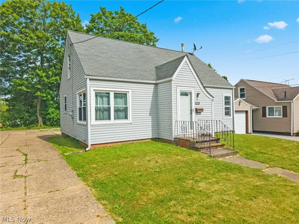 $110,000 | 1612 Cherry Avenue Northeast, Canton, OH 44714