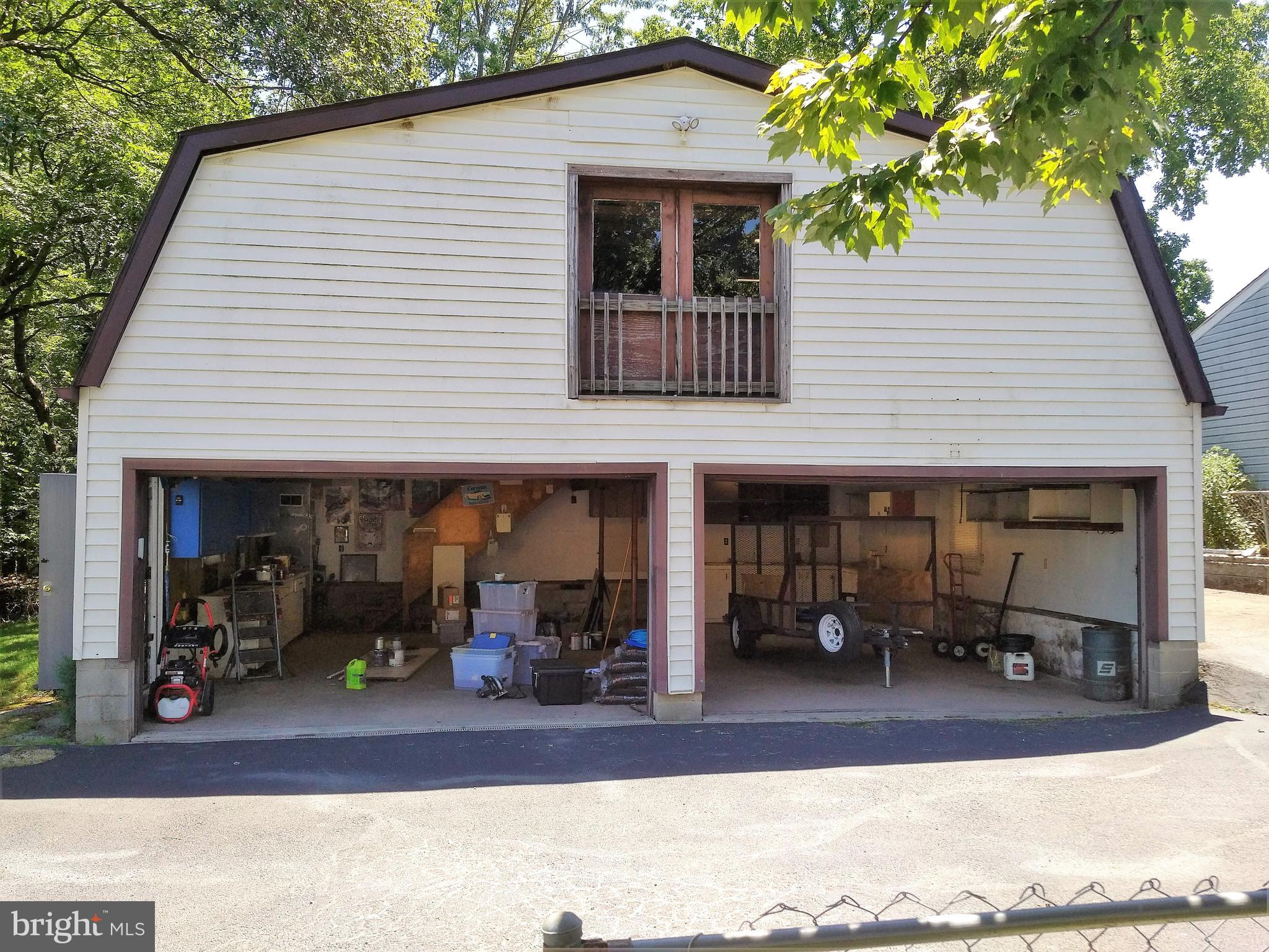 4333 Ridge Avenue Baltimore, MD 21227 - Photo 22 of 35 2-story oversized garage w heat, A/C + lighting