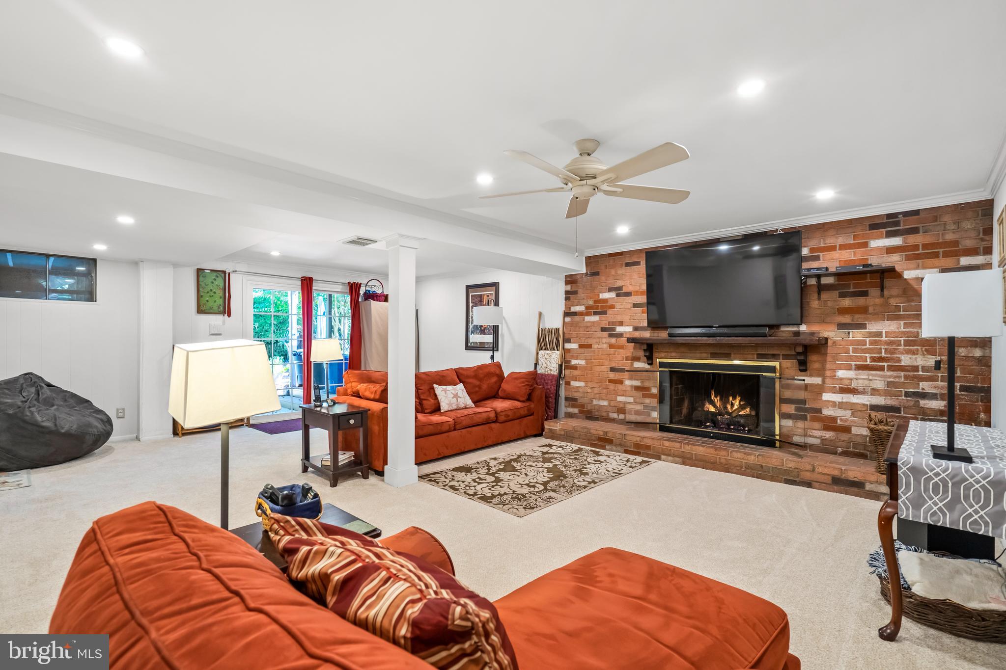 6905 Gillings Road Springfield, VA 22152 - Photo 5 of 32 Gallery Image 5