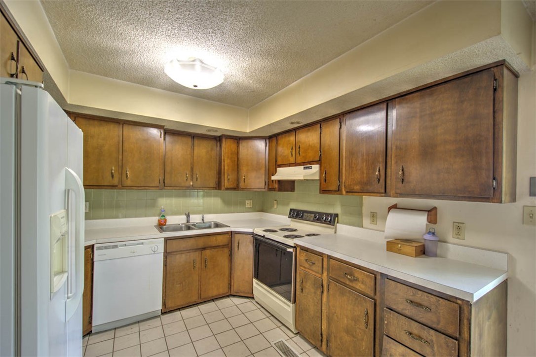 175 West Ash Avenue Decatur, IL 62526 - Photo 11 of 30