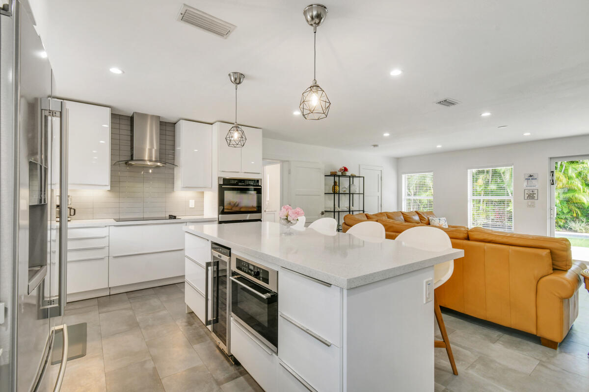 1182 Beach Road Singer Island, FL 33404 - Photo 11 of 68 DSC_2276