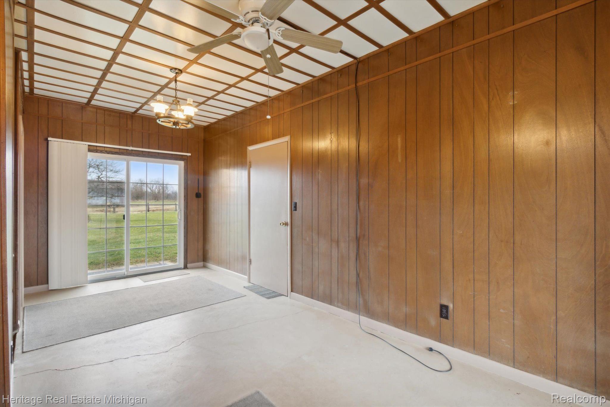 998 Lansing Road Morrice, MI 48857 - Photo 14 of 47 Breezeway/Flex Room