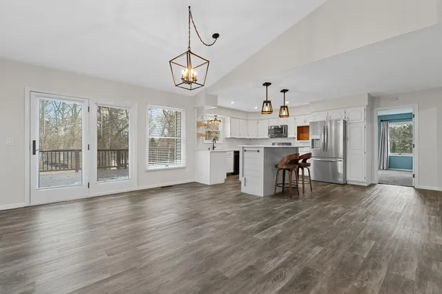 $450,000 | 61833 Bayshore Drive, Sturgis, MI 49091