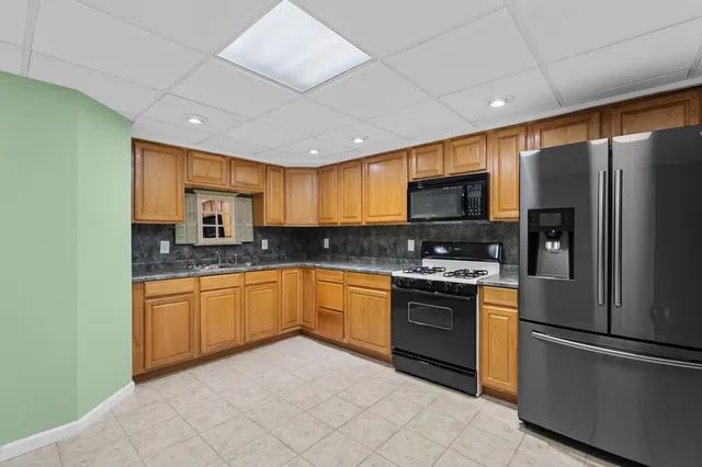 $450,000 | 61833 Bayshore Drive, Sturgis, MI 49091