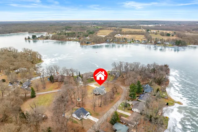 $450,000 | 61833 Bayshore Drive, Sturgis, MI 49091