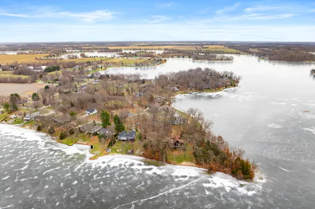 $450,000 | 61833 Bayshore Drive, Sturgis, MI 49091