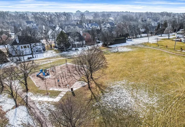 $549,000 | 21-w051 Woodview Drive, Itasca, IL 60143