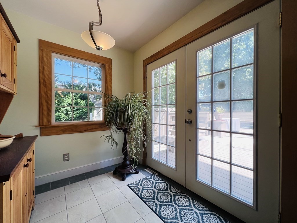 3 Windmill Road Bourne, MA 02532 - Photo 16 of 42 a view of an entryway with a window