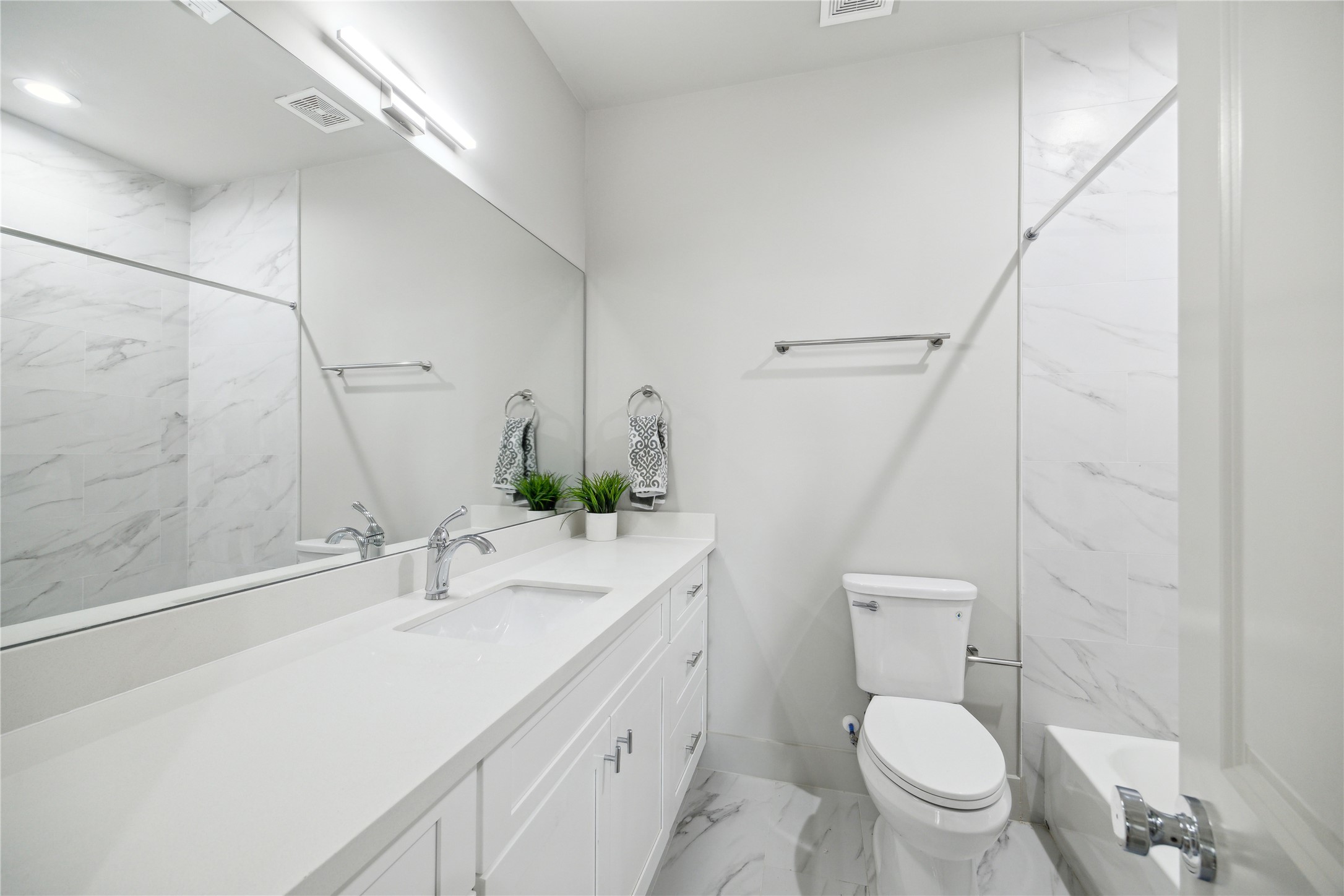 5237 Hillman Street, Unit F Houston, TX 77023 - Photo 14 of 15