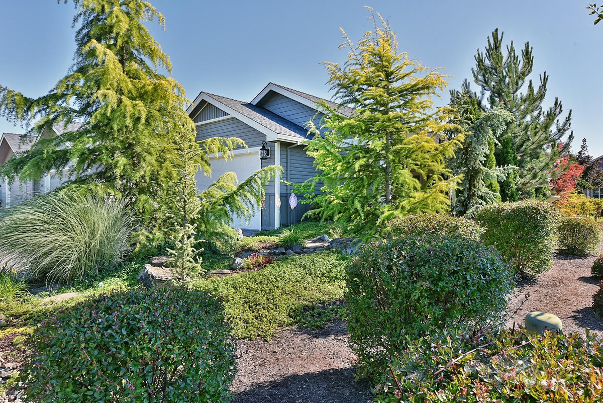 1136 Boulder Ridge Street Central Point, OR 97502 - Photo 9 of 35 DSC_9925