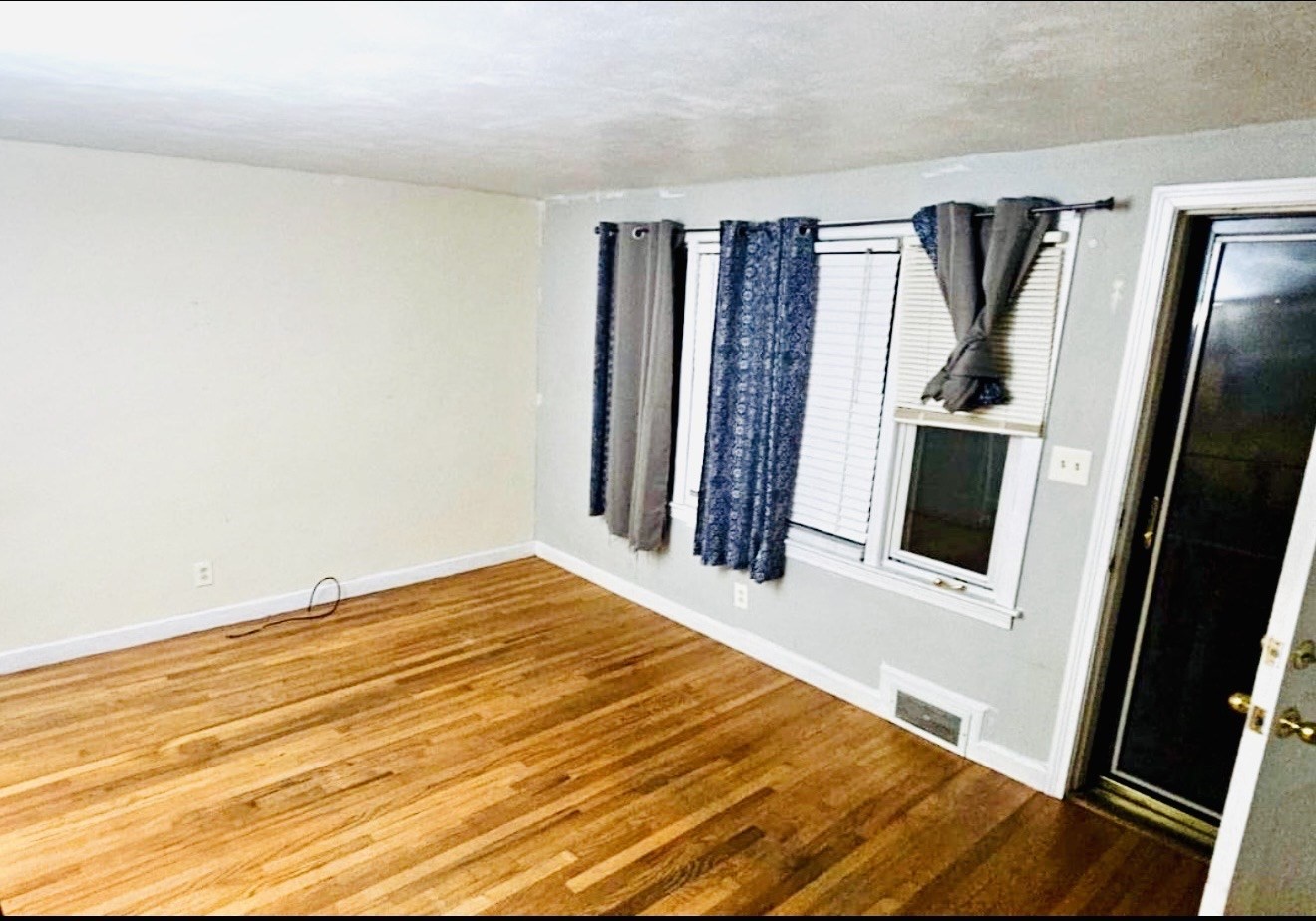 54 Georgetown Street Springfield, MA 01104 - Photo 9 of 16 Gallery Image 9