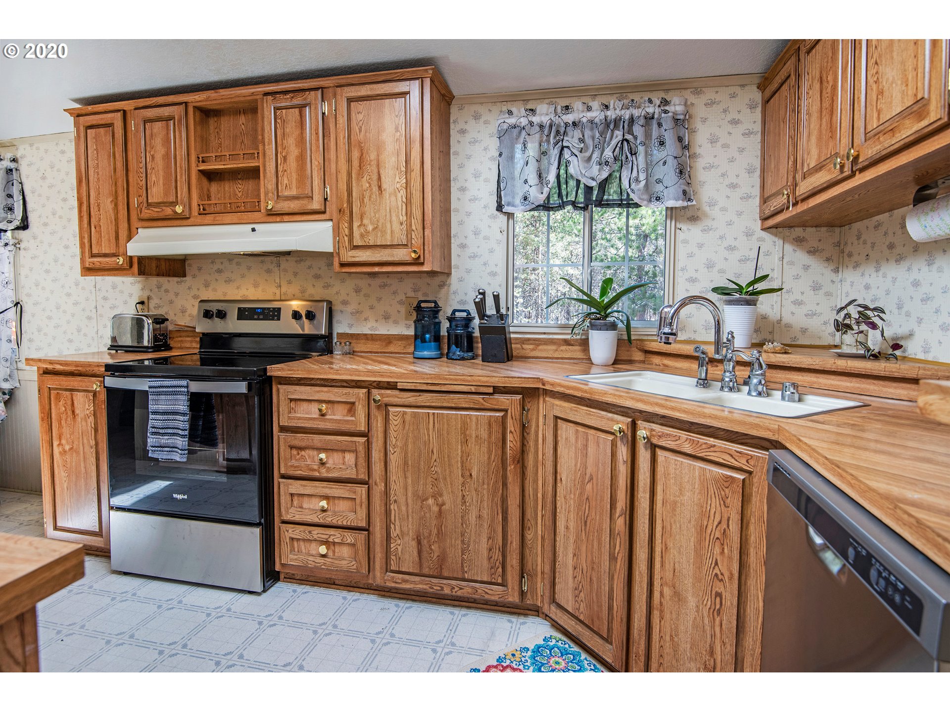 16444 Wayne Drive La Pine, OR 97739 - Photo 6 of 27