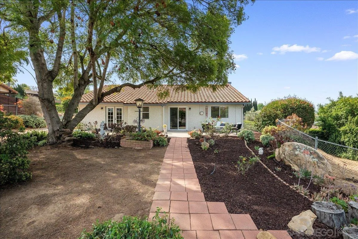 445 Cancun Court Fallbrook, CA 92028 - Photo 22 of 28