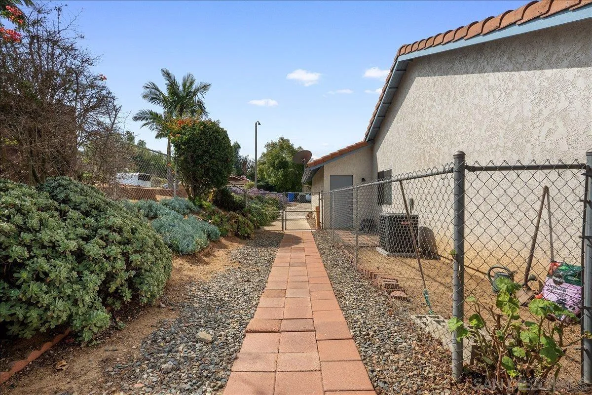 445 Cancun Court Fallbrook, CA 92028 - Photo 25 of 28
