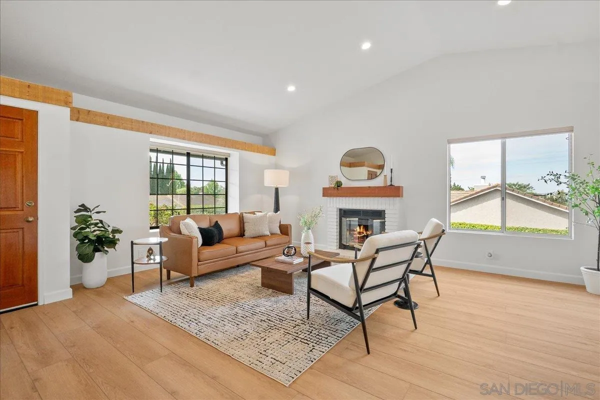 445 Cancun Court Fallbrook, CA 92028 - Photo 3 of 28