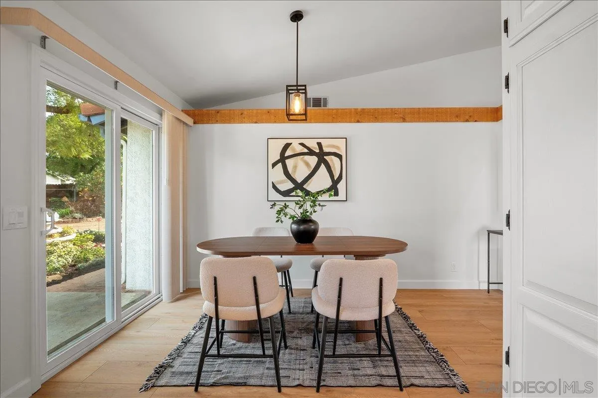 445 Cancun Court Fallbrook, CA 92028 - Photo 6 of 28