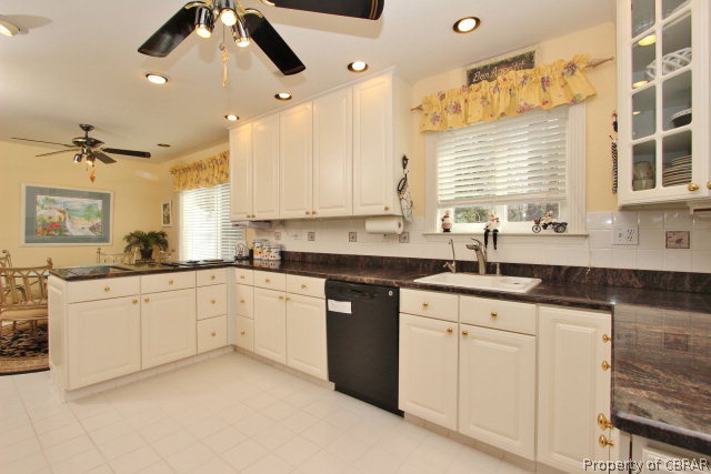 526 Yankee Point Road Lancaster, VA 22503 - Photo 31 of 50 Kitchen