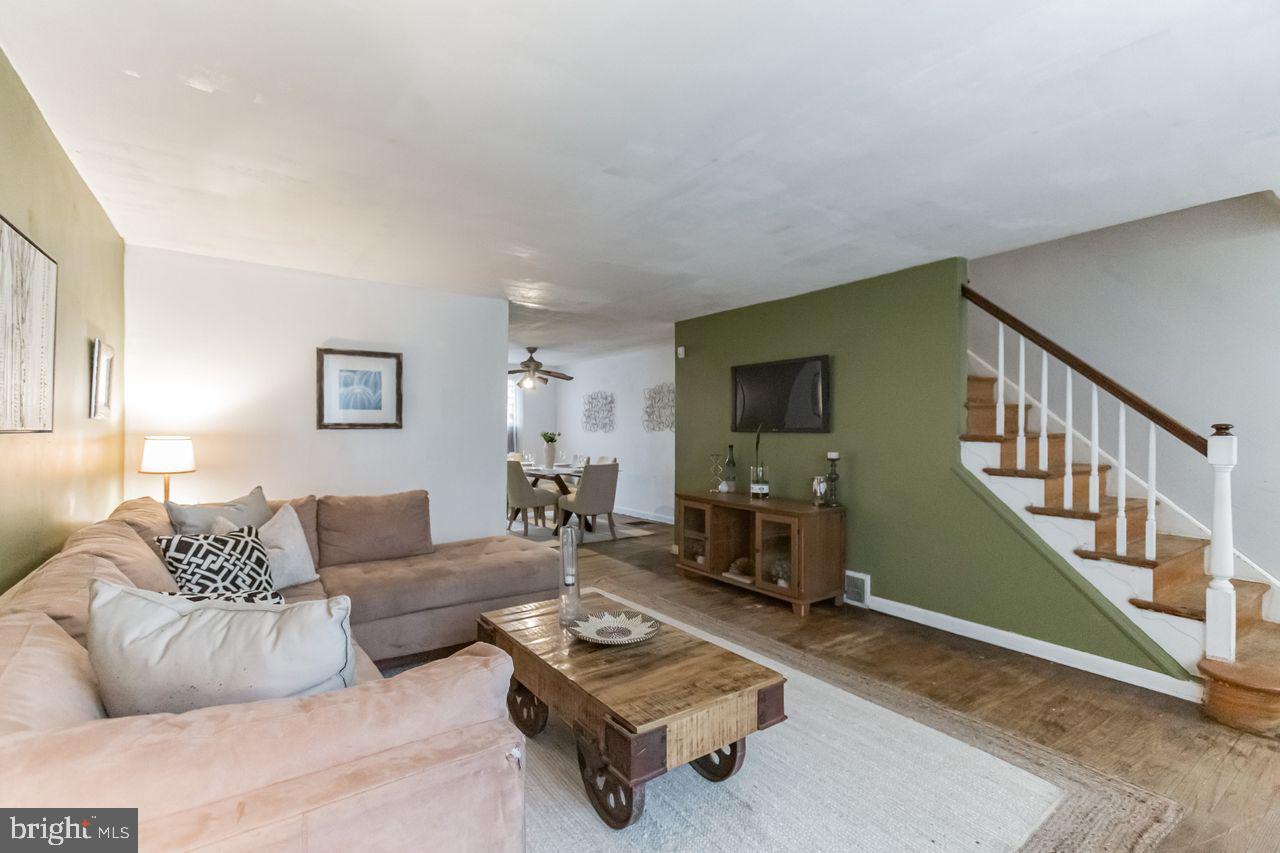 1304 Elson Road Brookhaven, PA 19015 - Photo 2 of 23 Living Room