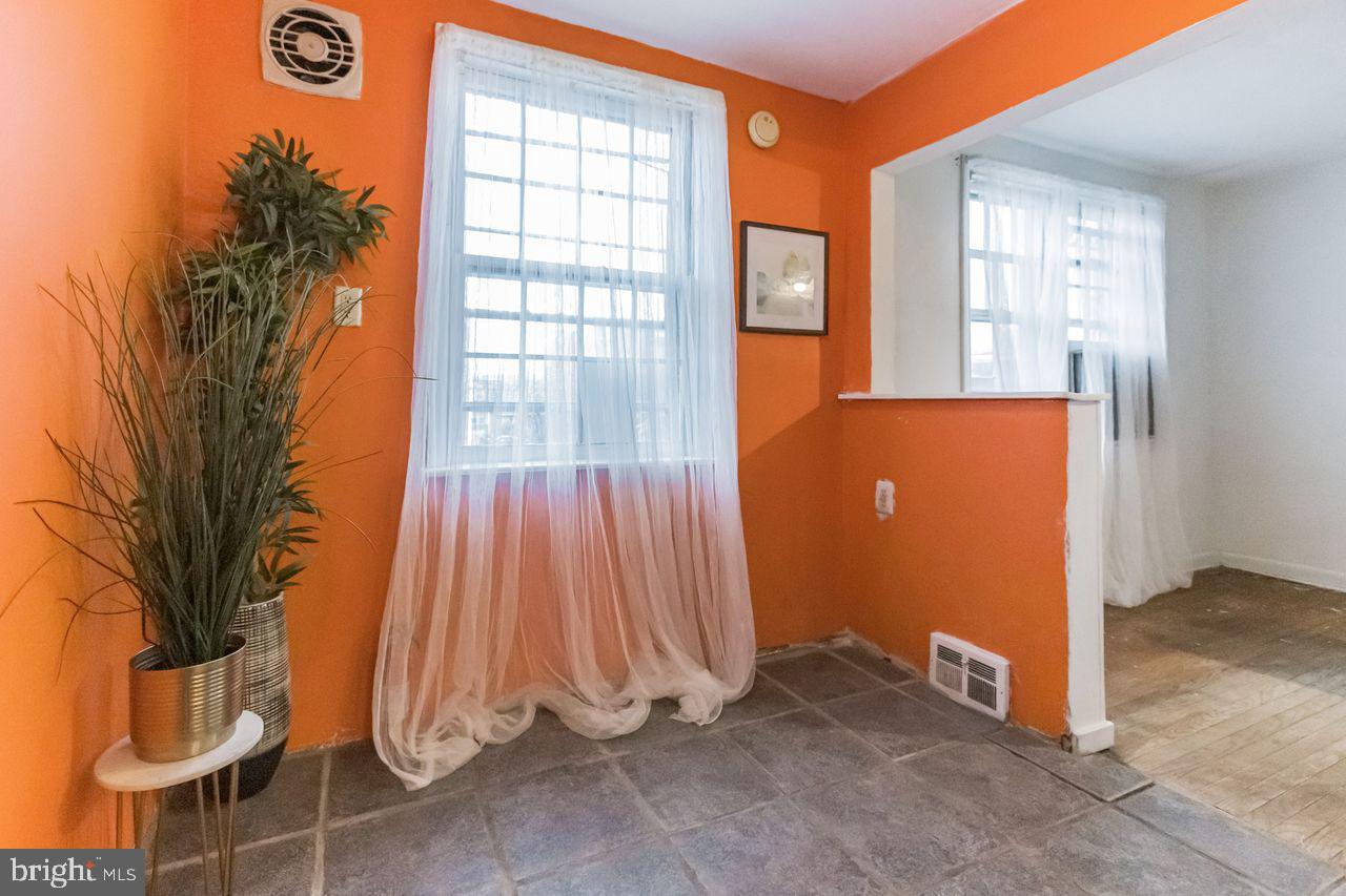 1304 Elson Road Brookhaven, PA 19015 - Photo 9 of 23 Eat in Kitchen