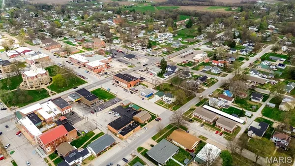 $259,000 | 130 South Monroe Street, Pittsfield, IL 62363