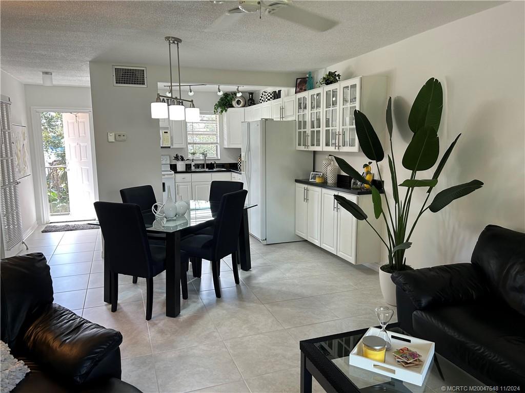 1982 Southwest Palm City Road, Unit J 51 Stuart, FL 34994 - Photo 7 of 39 Gallery Image 7