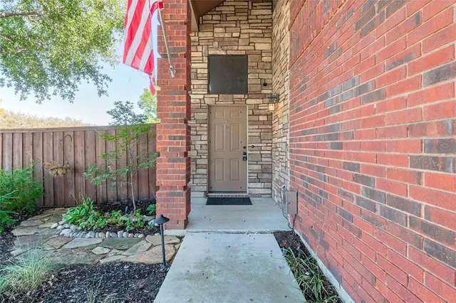 $2,500 | 2123 Ridgecliff Drive, Keller, TX 76248