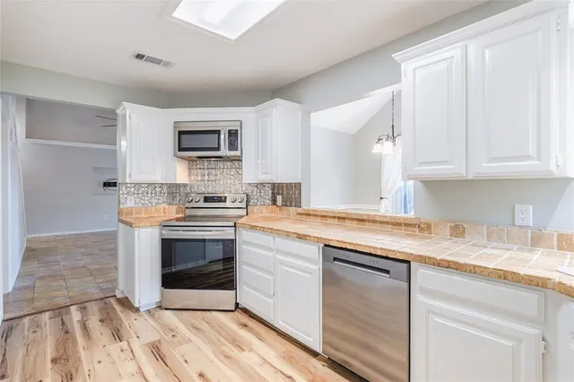 $2,500 | 2123 Ridgecliff Drive, Keller, TX 76248